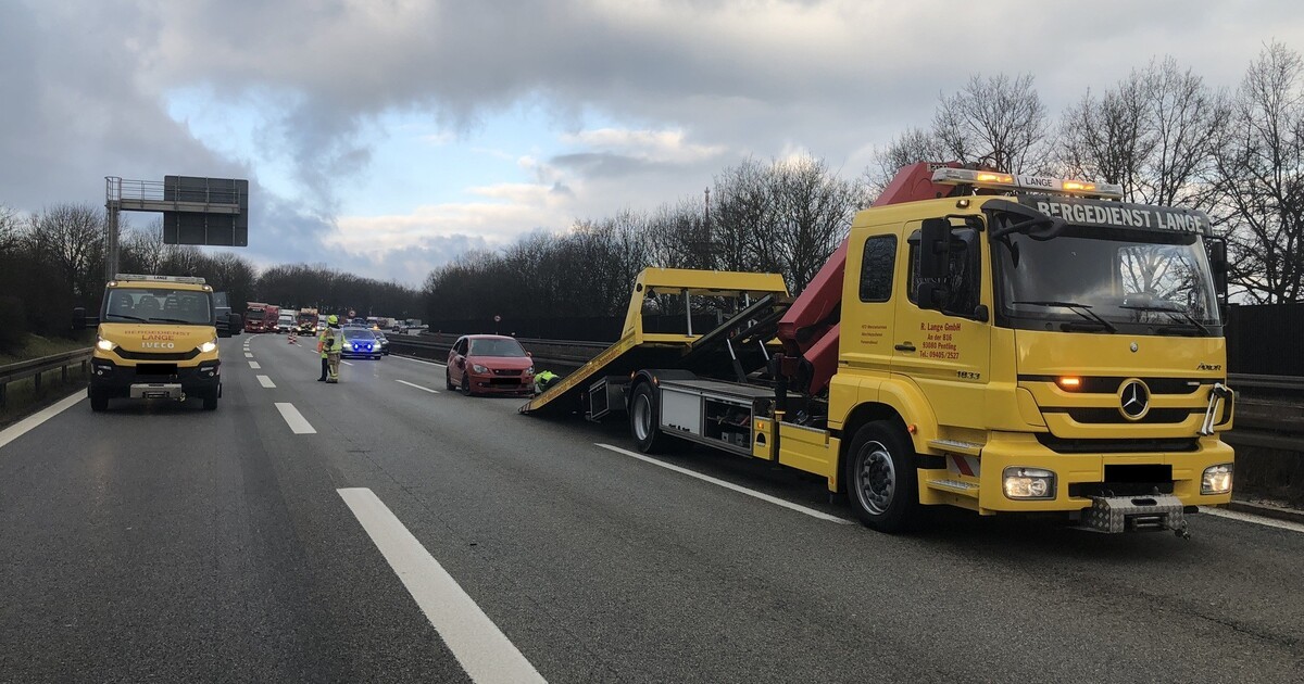 A3 Unfall Bei Autobahnkreuz Regensburg Kilometerlanger Stau Tva