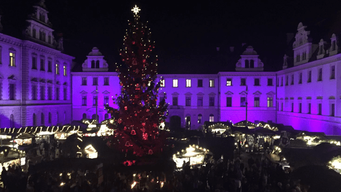 Romantischer Weihnachtsmarkt Auf Schloss Thurn Und Taxis Wird Eröffnet ...